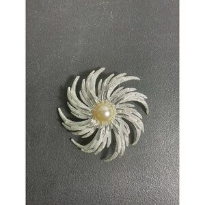 Sarah Coventry Starburst Silver Faux Pearl Pinwheel Large Brooch